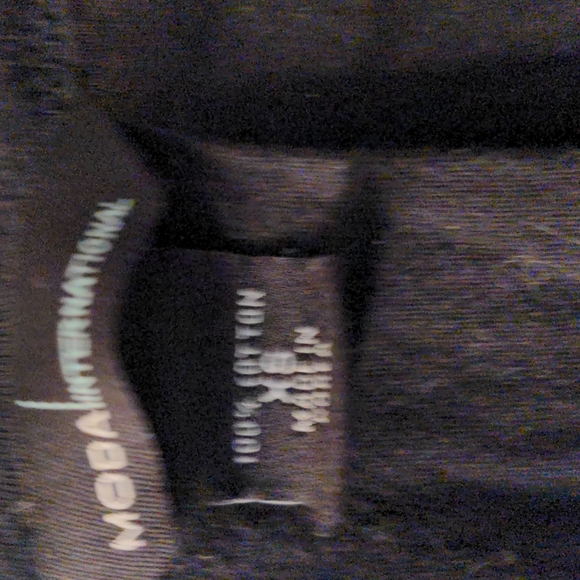 ❤️ Moda International Black Tee Sm - Picture 5 of 7